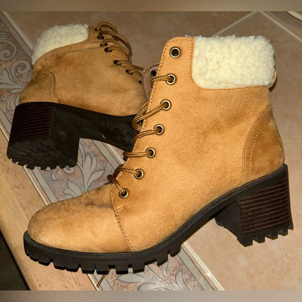 Cozy Tan Lace-Up Boots with Faux Fur - Picture 1 of 7